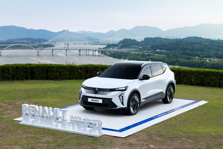 [서울=뉴시스] 세닉 E-테크(Tech) 100% 일렉트릭. (사진=르노코리아 제공) 2025.08.21 photo@newsis.com *재판매 및 DB 금지