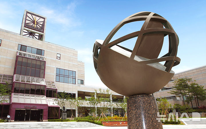 [포항=뉴시스] 송종욱 기자 = 포스텍이 청소년부터 지역 리더까지 '생활 과학 교실'·'미래 지성 아카데미'·'AP 포럼' 등 다양한 계층과 분야에서 시민을 위한 평생 학습 플랫폼이 되고 있다. 사진은 포스텍 캠퍼스 전경. (사진=포스텍 제공) 2025.08.21. photo@newsis.com