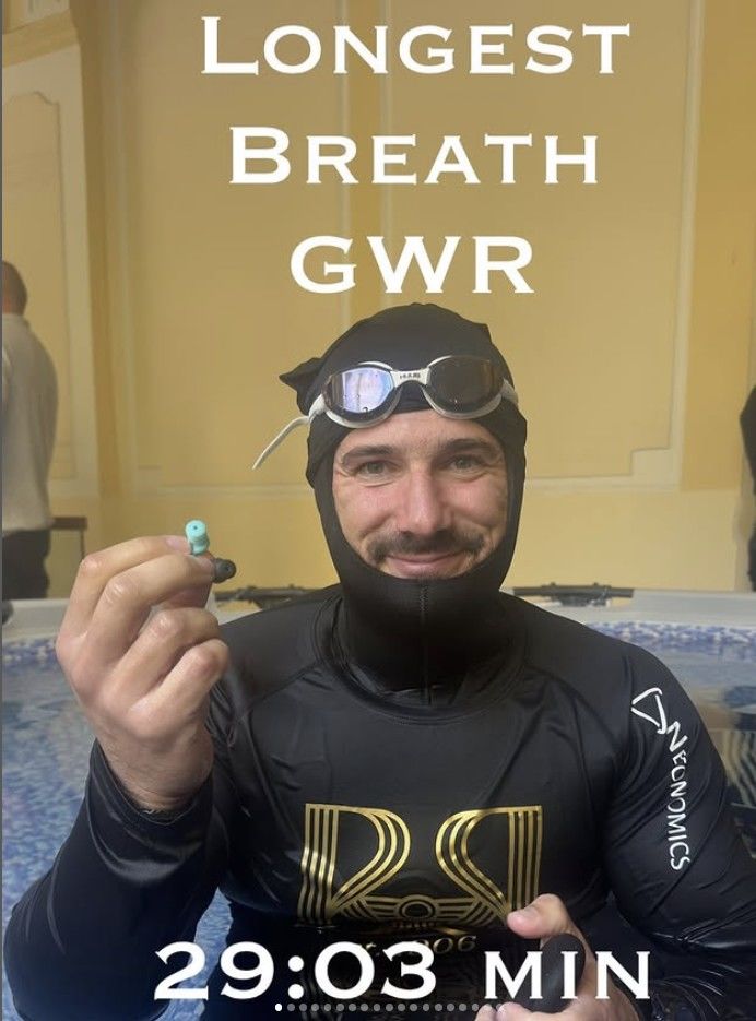 [서울=뉴시스] 크로아티아의 프리다이버 비토미르 마리치치가 단 한 번의 숨으로 물속에서 29분3초를 버티며 기네스 세계기록을 경신했다. (사진=비토미르 마리치치인스타그램 캡처) 2025.08.21 *재판매 및 DB 금지