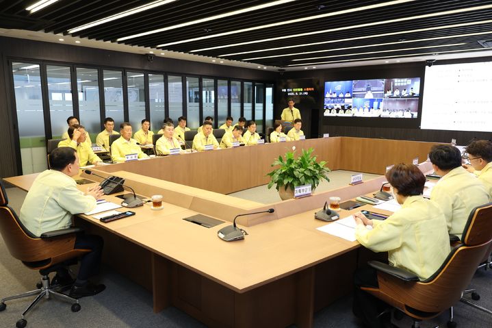 [대전=뉴시스] 한국수자원공사(K-water)는 21일 대전 본사에서 '전사 안전활동 소통회의'를 열고 사전 예방 중심의 안전관리 체계를 점검했다. (사진=한국수자원공사 제공) 2025.08.21. photo@newsis.com *재판매 및 DB 금지
