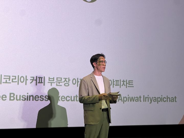 [서울=뉴시스] 21일 오전 10시 서울 영등포구 CGV영등포점에서 열린 간담회에서 아피왓 이리야피차트 네슬레코리아 커피사업부 부문장이 신제품에 대해 설명하고 있다. 2025.08.21. kms@newsis.com. *재판매 및 DB 금지