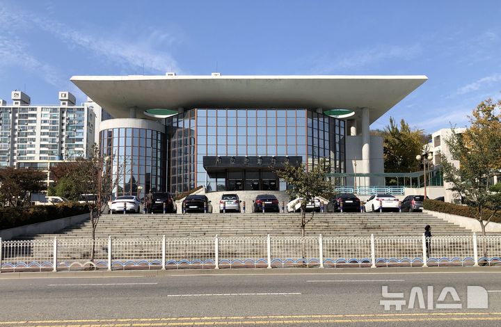 [군산=뉴시스] '군산시민문화회관' 전경 (사진= 전북자치도 제공) *재판매 및 DB 금지