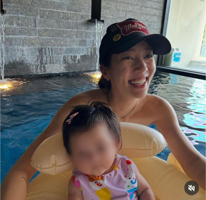 [서울=뉴시스] 배우 겸 가수 손담비가 딸 이해이 양의 일상을 공개했다. (사진=손담비 인스타그램 캡처)  2025.08.22. photo@newsis.com *재판매 및 DB 금지