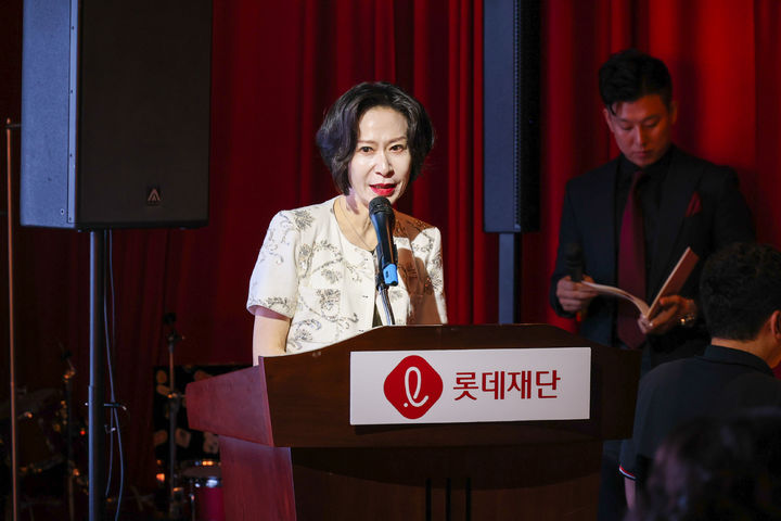 [서울=뉴시스] 롯데재단은 서울 강남구 문화복합공간 라스칼라에서 신격호 평전 독후활동 공모전 행사 'LOTTE ON PAGE'를 개최했다고 22일 밝혔다.(사진=롯데재단 제공) *재판매 및 DB 금지