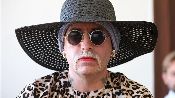 [뉴시스] 독일 극후 활동가가 마를라 스벤야( '성별자기결정법'을 이용해 여성 교도소에 수감될 예정이어서 논란이 일고 있다.(사진=DPA/Sebastian Willnow).2025.08.22. *재판매 및 DB 금지