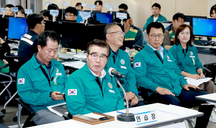 [보령=뉴시스] 충남 보령시 을지훈련 종합강평보고회에 참석한 김동일 보령시장. (사진=보령시청 제공) 2025.08.22. photo@newsis.com충남 *재판매 및 DB 금지