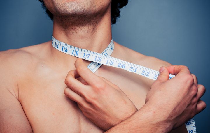 [서울=뉴시스] 목둘레가 심장질환, 대사질환, 조기 사망 위험과 연관될 수 있다는 미국 보스턴대 연구 결과가 주목받고 있다. 사진은 본 기사와 관계 없음. 2025.08.22. *재판매 및 DB금지 *재판매 및 DB 금지