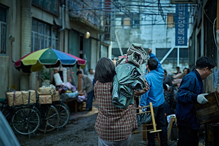 [서울=뉴시스] 영화 '얼굴' 중 한 장면. (사진=영화 '얼굴' 스틸컷) 2025.08.22. photo@newsis.com *재판매 및 DB 금지