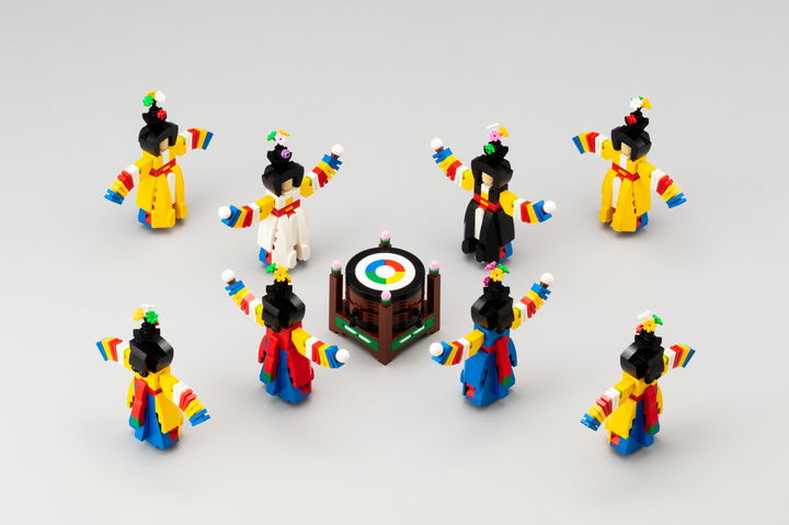 [부산=뉴시스] 레고 메이커 콜린 진(Colin Jin)의 작품 '무고'. (사진=국립부산국악원 제공) 2025.08.23. photo@newsis.com *재판매 및 DB 금지