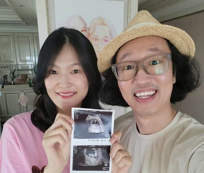 전수민(왼쪽), 김경진