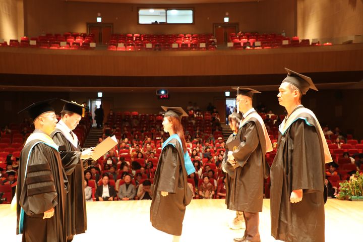 [구미=뉴시스] 학위수여식. (사진=금오공대 제공) 2025.08.22 photo@newsis.com *재판매 및 DB 금지