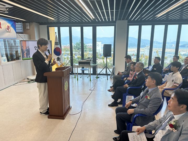 [창원=뉴시스]마산중앙고, 바다가 보이는 ‘경남 그린스마트 미래학교’ 개관식.(사진=경남교육청 제공) 2025.08.22.photo@newsis.com *재판매 및 DB 금지