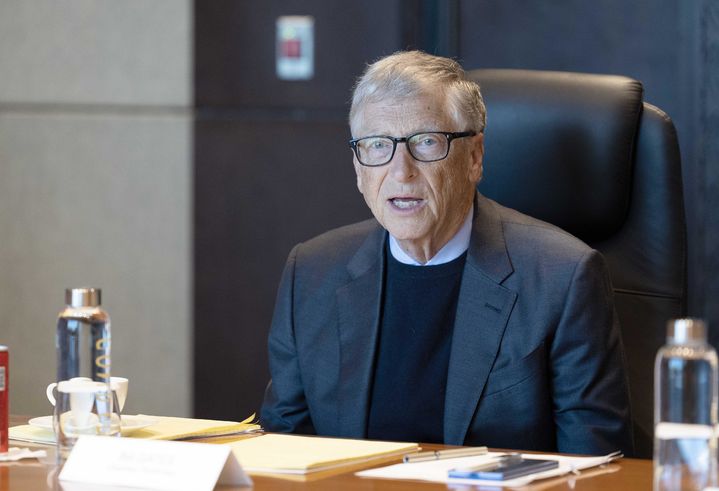 엡스타인 이메일 공개 파장…빌 게이츠, 성병 은폐 시도 의혹