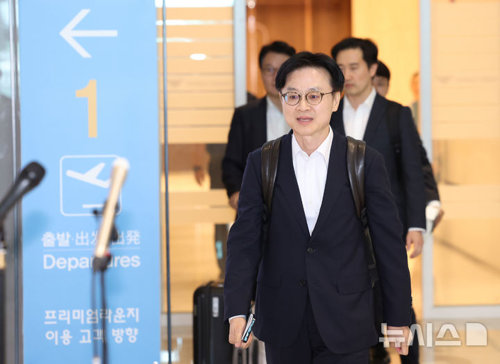 [인천공항=뉴시스] 조성우 기자 = 김정관 산업통상자원부 장관. 2025.08.22. xconfind@newsis.com