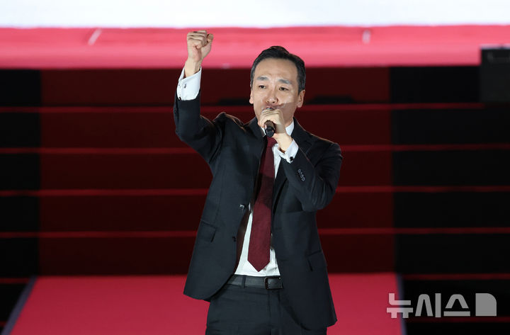 [청주=뉴시스] 고승민 기자 = 김민수 국민의힘 최고위원 후보가 22일 오후 충북 청주 오스코에서 열린 국민의힘 제6차 전당대회에서 비전발표를 하고 있다. (공동취재) 2025.08.22. photo@newsis.com