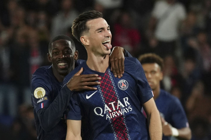 [파리=AP/뉴시스]PSG 개막 2연승 이끈 파비안 루이스. 2025.08.22.