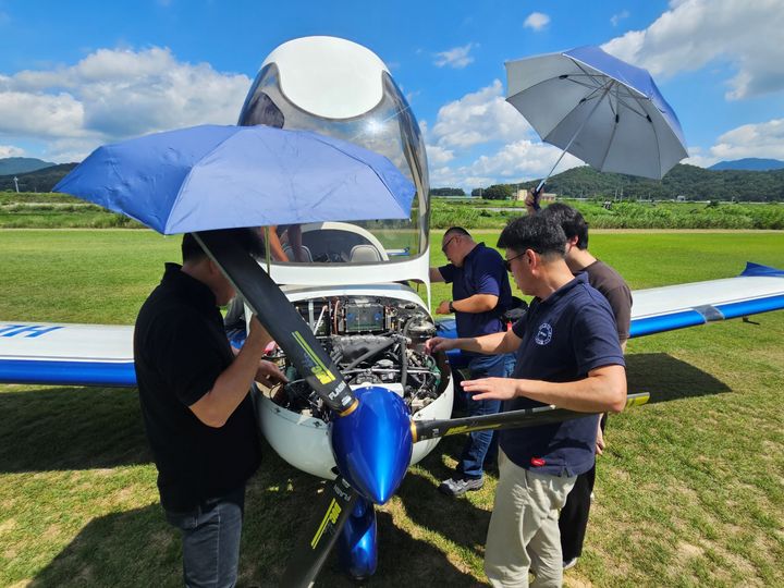 [구미=뉴시스] 항공정비 교육. (사진=경운대 제공) 2025.08.23 photo@newsis.com *재판매 및 DB 금지
