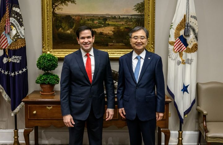 [서울=뉴시스]미국을 방문 중인 조현 외교부 장관이 미국 마코 루비오 국무장관 겸 국가안보보좌관과 면담을 갖고 이 대통령의 첫 방미를 위한 사전준비협의를 가졌다.(사진 외교부 제공) *재판매 및 DB 금지