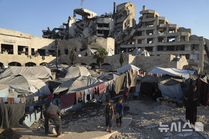 [AP/뉴시스] 23일 가자 지구 가자 시티 거주민들