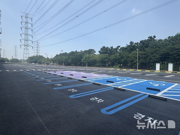 [시흥=뉴시스] 정왕동 체육공원 복개천 공영주차장 현장. (사진=시흥시 제공). 2025.08.24.photo@newsis.com 