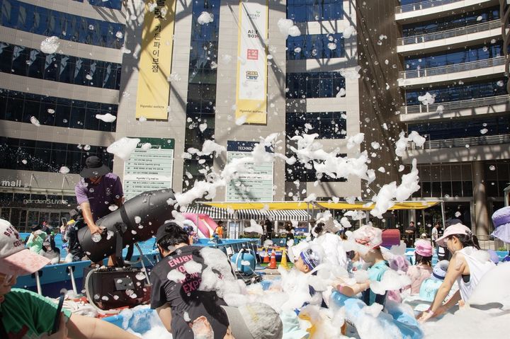 [서울=뉴시스] 하하호호 물놀이장. 2025.08.24. (사진=송파구 제공) *재판매 및 DB 금지