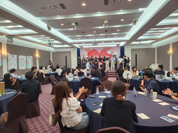 [구미=뉴시스] 미혼남녀 만남의 장 프로그램. (사진=구미시 제공) 2025.08.24 photo@newsis.com *재판매 및 DB 금지