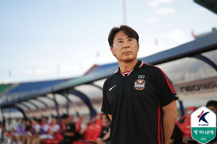 [서울=뉴시스] 프로축구 K리그1 FC서울의 김기동 감독. (사진=한국프로축구연맹 제공)