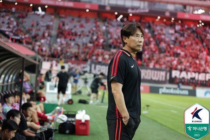 [서울=뉴시스] 프로축구 K리그1 FC서울의 김기동 감독. (사진=한국프로축구연맹 제공)