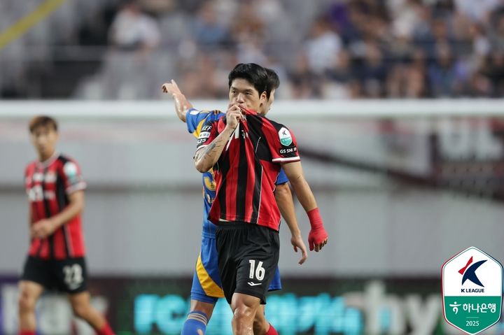 [서울=뉴시스] 프로축구 K리그1 FC서울의 최준. (사진=한국프로축구연맹 제공)