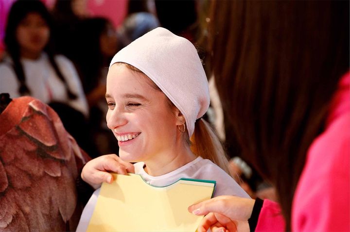 한 참가자가 개인에게 맞는 메이크업 색상을 추천받고 있다. (사진=주독일한국문화원 제공) *재판매 및 DB 금지