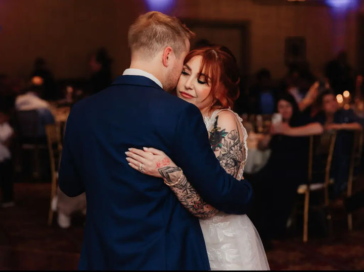 [뉴시스]켈리 스텍(30)은 지난달 10월 결혼식을 앞두고 안면 마비 증상인 '람세이 헌트 증후군' 진단을 받았다.(사진=케네디뉴스/SheenaAnnePhotography)2025.08.25 *재판매 및 DB 금지