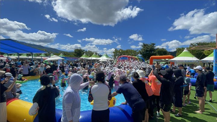 [양산=뉴시스] 황산공원 물놀이장. (사진=양산시 제공) 2025.08.25. photo@newsis.com *재판매 및 DB 금지