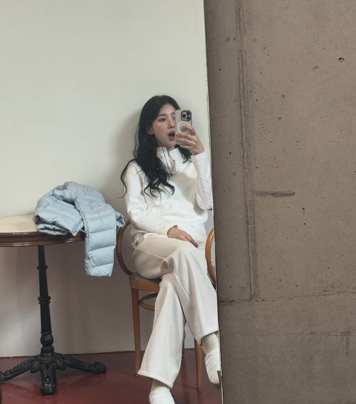 [서울=뉴시스] 배우 수지. (사진=수지 인스타그램 캡처) 2025.08.25. photo@newsis.com *재판매 및 DB 금지