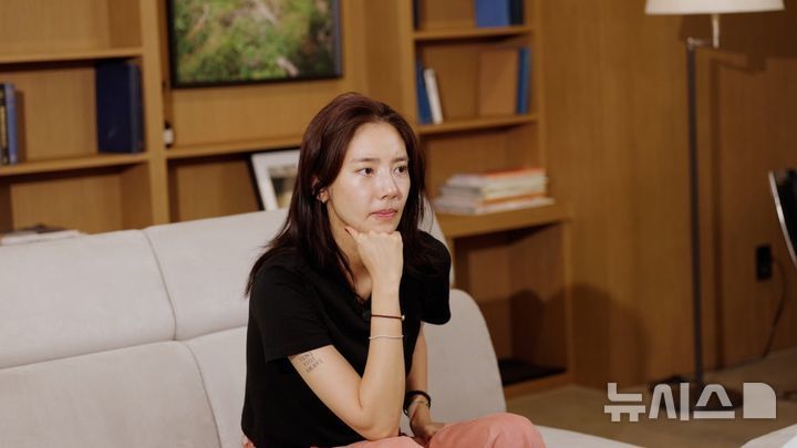 [서울=뉴시스] 배우 손담비가 최근 서울 이태원의 한 스튜디오에서 뉴시스와 인터뷰를 하고 있다. (사진=뉴시스DB) 2025.08.25. photo@newsis.com *재판매 및 DB 금지