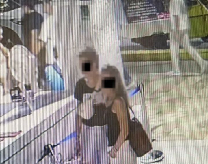 [뉴시스] 이탈리아의 한 피자 가게 주인이 무전취식한 프랑스 관광객을 끝까지 추적해 숙소에서 돈을 받아낸 사연이 온라인상에서 화제다. (사진=iduerepizzeria 페이스북 캡처) 2025.08.25 *재판매 및 DB 금지