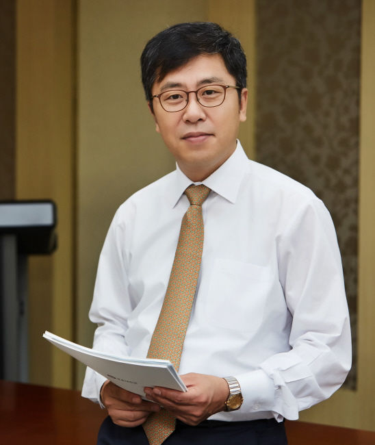 associate_pic