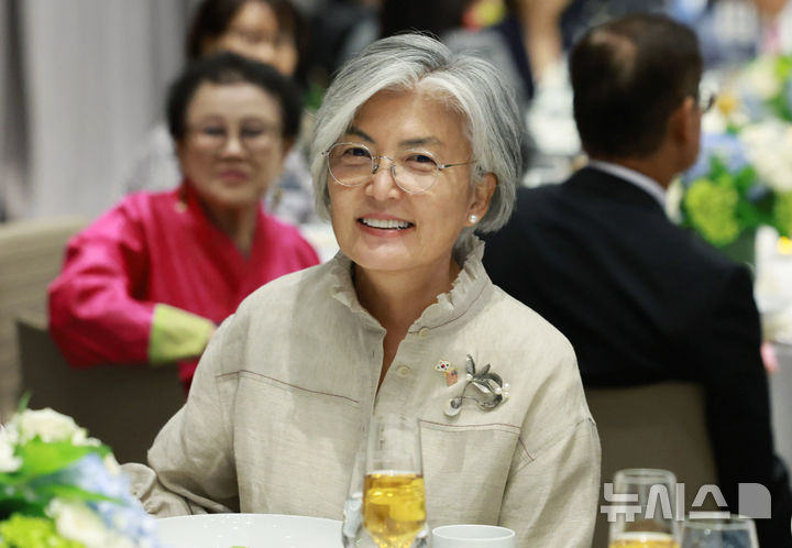 강경화, 동포 간담회 이후 취재진 질의응답