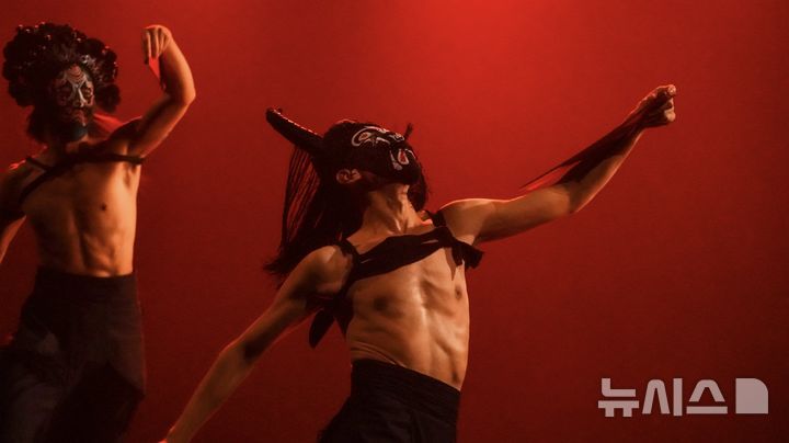 [서울=뉴시스]홍콩 무용단체 라보라테리 아츠(Labora Terry Arts)의 '파지옥' 한국편. (사진=PRM 제공)