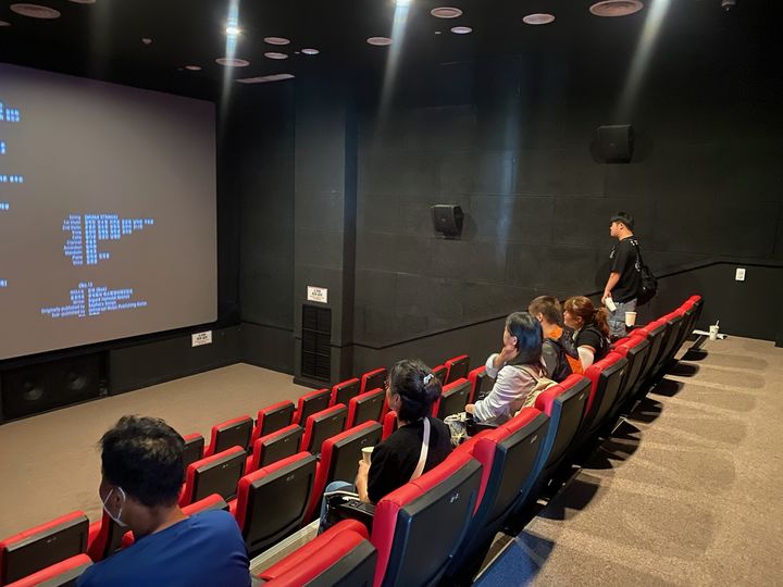 [창녕=뉴시스] 참가자들이 영화 나들이 프로그램에 참여하고 있다. (사진=창녕군 제공) 2025.08.26. photo@newsis.com *재판매 및 DB 금지