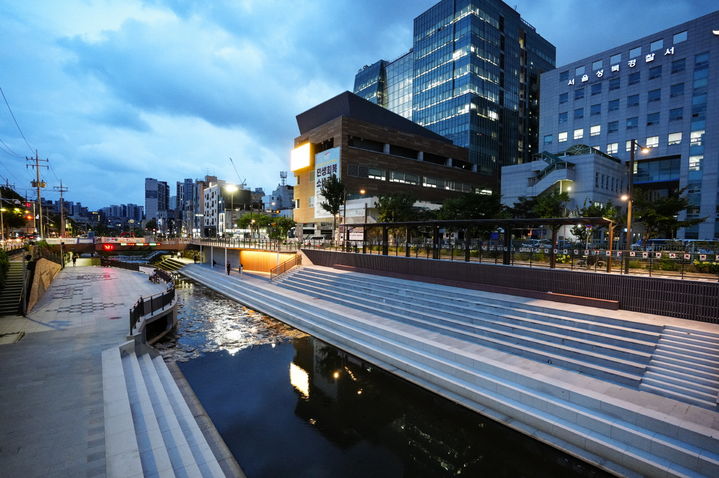 [서울=뉴시스] 성북천. 2025.08.26. (사진=성북구 제공) *재판매 및 DB 금지