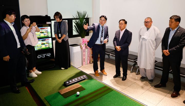 단양장애인복지관에 신설한 스크린파크골프 시설 *재판매 및 DB 금지