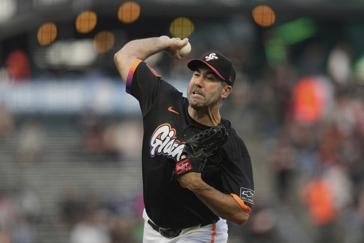 [샌프란시스코=AP/뉴시스]샌프란시스코 자이언츠의 베테랑 투수 저스틴 벌렌더가 26일(현지 시간) 미국 캘리포니아주 샌프란시스코의 오라클 파크에서 열린 2025 MLB 시카고 컵와의 경기에 선발 등판해 역투하고 있다. 이날 샌프란시스코는 시카고를 5-2로 제압하고 3연승을 질주해 내셔널리그 서부지구 3위로 올라섰다. 2025.08.27.