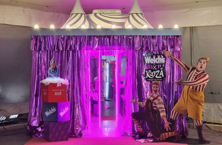 [서울=뉴시스] 태양의서커스 부산 공연장에 마련된 농심 웰치스 포토존 이미지.(사진=농심 제공) *재판매 및 DB 금지