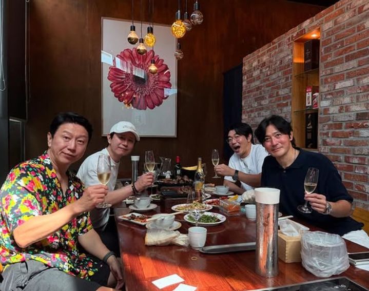 [서울=뉴시스] 배우 김수로·김민종·이종혁·장동건이 드라마 종영 13년 만에 다시 모였다. (사진=) 2025.08.27. photo@newsis.com *재판매 및 DB 금지