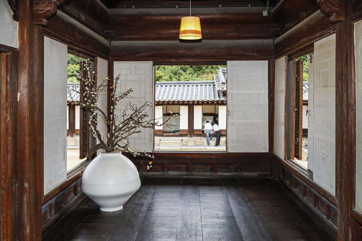 [서울=뉴시스] 2024년 '낙선재遊_이음의 결' 전시 현장 (사진=국가유산청 제공) 2025.08.27. photo@newsis.com *재판매 및 DB 금지