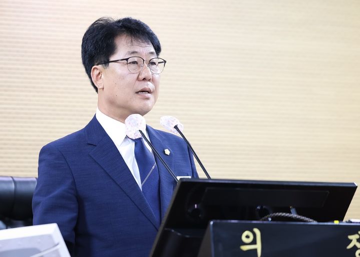 [청양=뉴시스] 조명휘 기자 = 김기준 충남 청양군의회 의장이 27일 제314회 임시회에서 발언하고 있다. (사진= 청양군의회 제공) 2025.08.27. photo@newsis.com *재판매 및 DB 금지