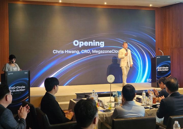메가존클라우드 황인철 CRO가 26일 오후 부산 파크하얏트에서 개최된 ‘CxO Circle: AI in Action’에서 환영사를 하고 있다(사진=메가존클라우드 제공) *재판매 및 DB 금지