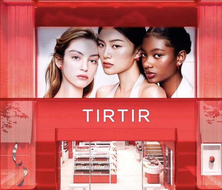 [서울=뉴시스] 티르티르 명동 플래그십 스토어 모습(사진=티르티르 인스타그램 캡처) *재판매 및 DB 금지