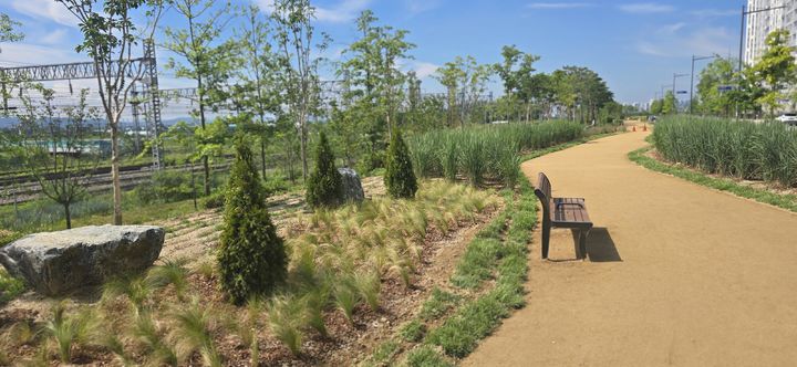 [청주=뉴시스] 충북 청주시 오송산업단지 충북선 옆 수도용지. photo@newsis.com *재판매 및 DB 금지