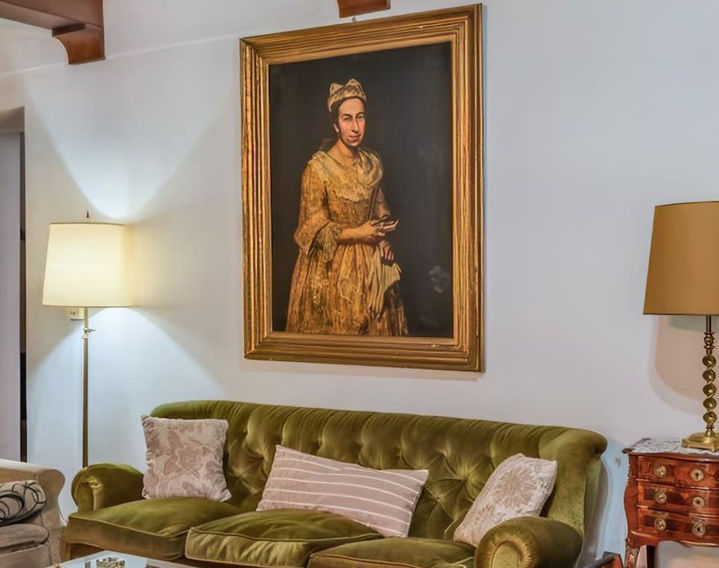 [뉴시스]최근 부에노스아이레스 인근 해안 도시의 한 주택이 매물 사진에서 나치 약탈 미술품으로 분류된 주세페 기슬란디의 작품 '여인의 초상'이 발견됐다.(사진=Robles Casas & Campos).2025.08.27 *재판매 및 DB 금지